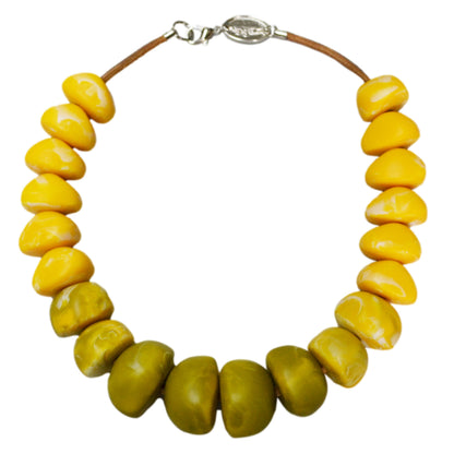RESINE NECKLACE