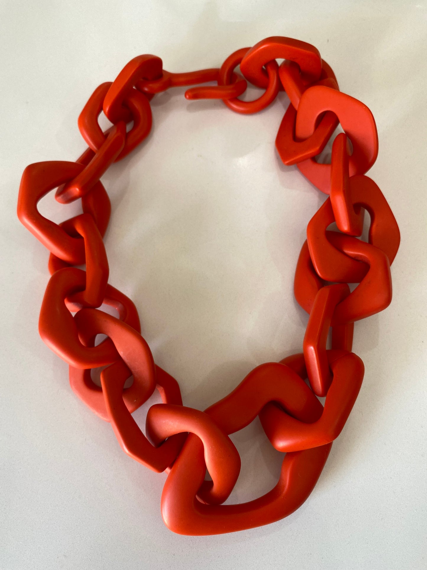 CHAIN RESINE NECKLADE